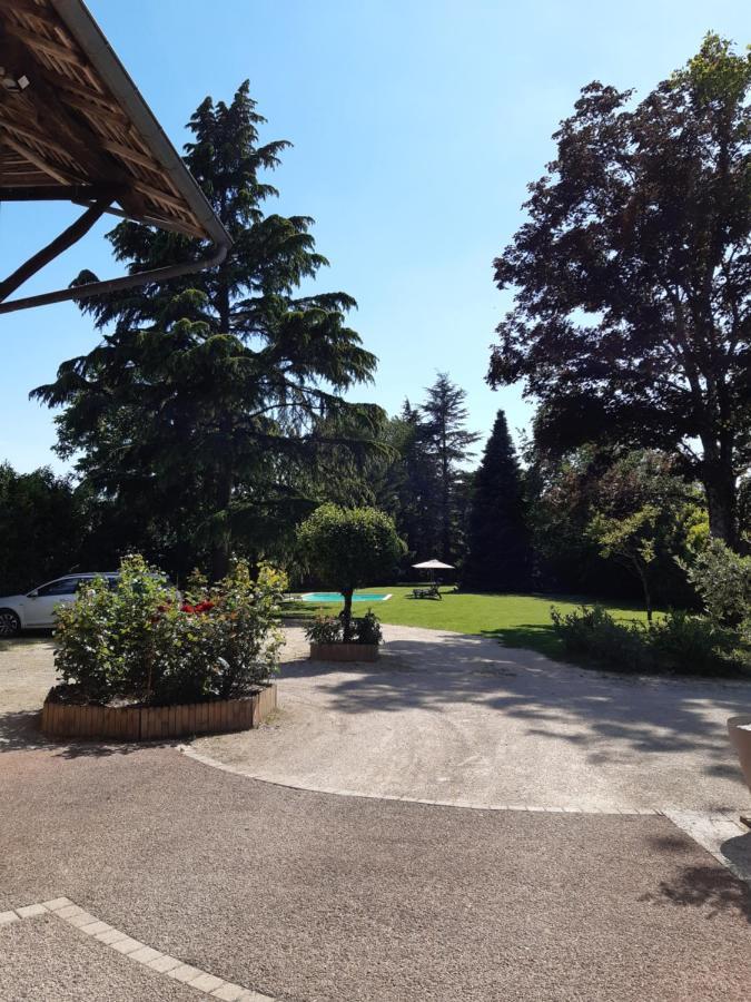 Le Domaine Du Chaffard Acomodação com café da manhã Les Avenières Exterior foto
